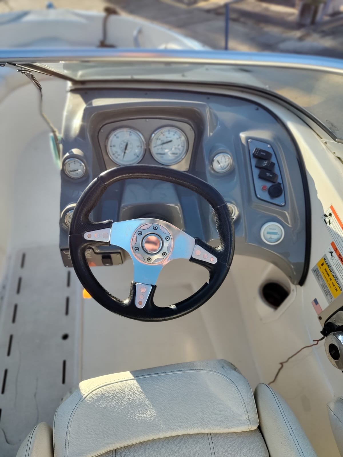 Larsson 18 2010 Volvo 190 hp sx